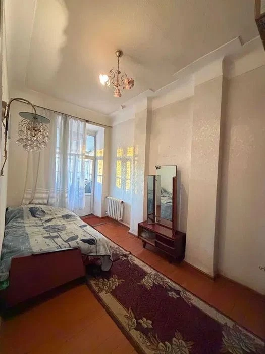 Продам 3-комн квартиру в районе Приднепровская ул.