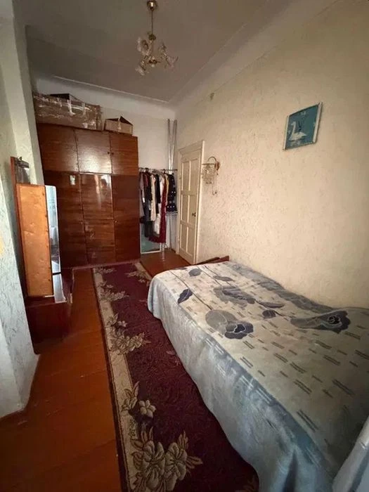 Продам 3-комн квартиру в районе Приднепровская ул.