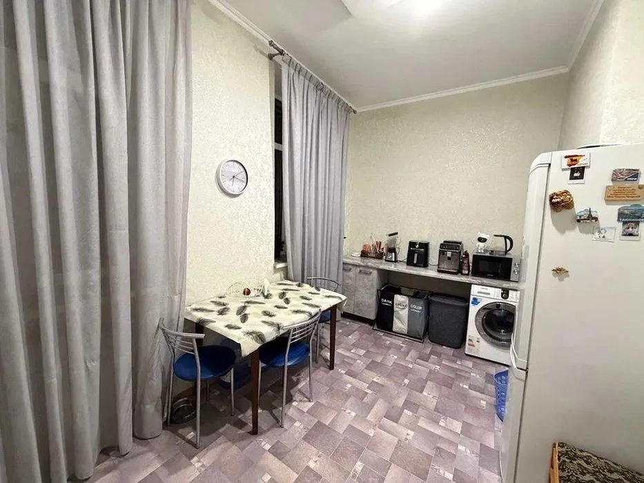 Продам 3-комн квартиру в районе Приднепровская ул.