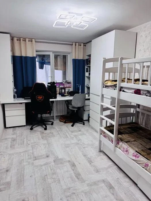 Продам 4-комн квартиру в районе Донецкое шоссе