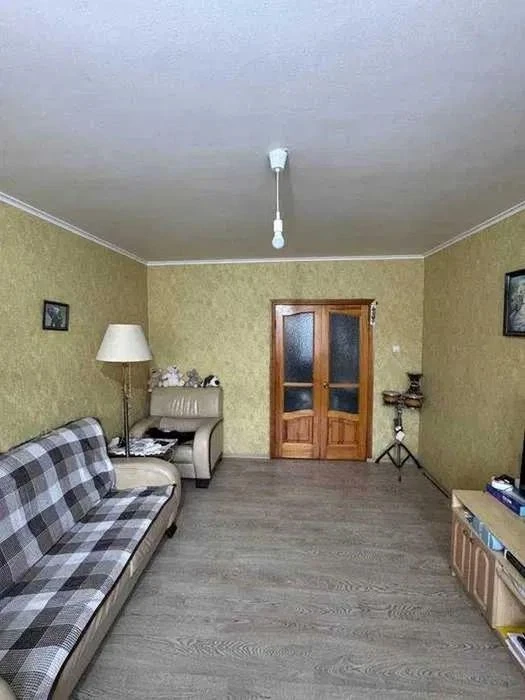 Продам 3-комн квартиру в районе Воронцова просп.