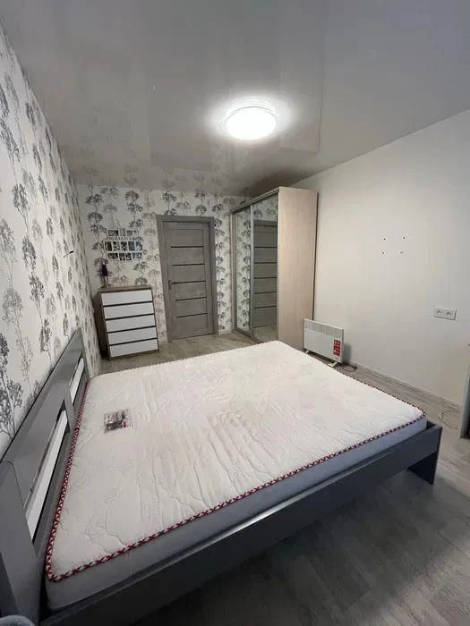 Продам 3-комн квартиру в районе Космонавтов ул.