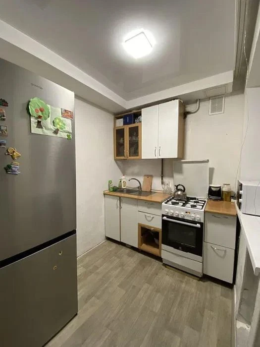 Продам 3-комн квартиру в районе Космонавтов ул.