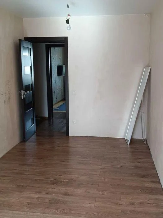 Продам 3-комн квартиру в районе Ковалевской Софьи ул.