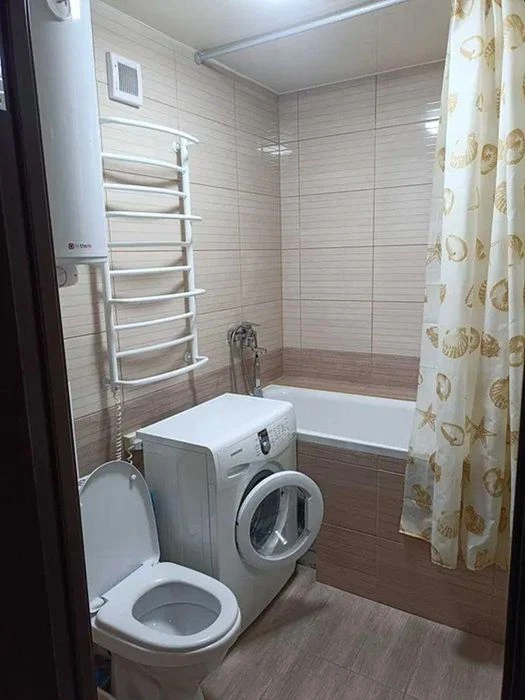 Продам 3-комн квартиру в районе Ковалевской Софьи ул.