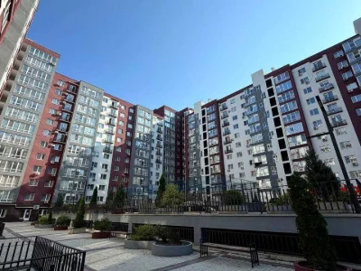 Квартира. Ивано-Франковск, Княгинин ул., (Дом 30)
