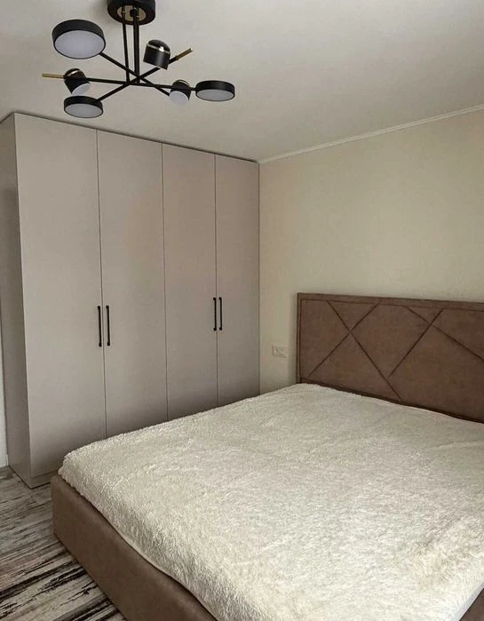 Продаж 2 поверхового таунхауса з ділянкою