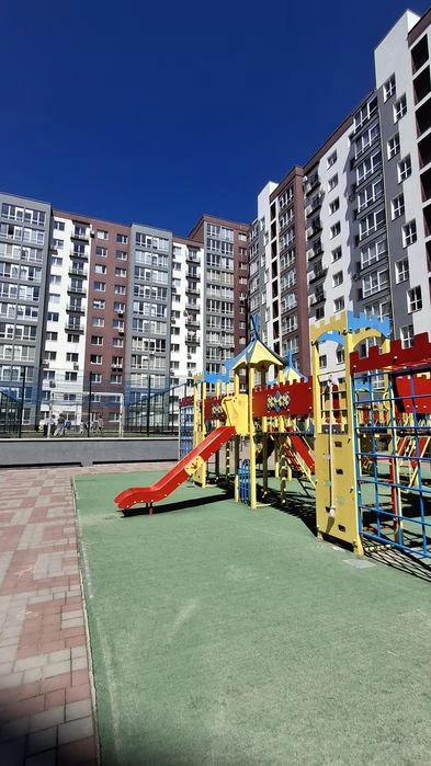 Однокімнатна двостороння квартира в ЖК «Княгинин». Секція на