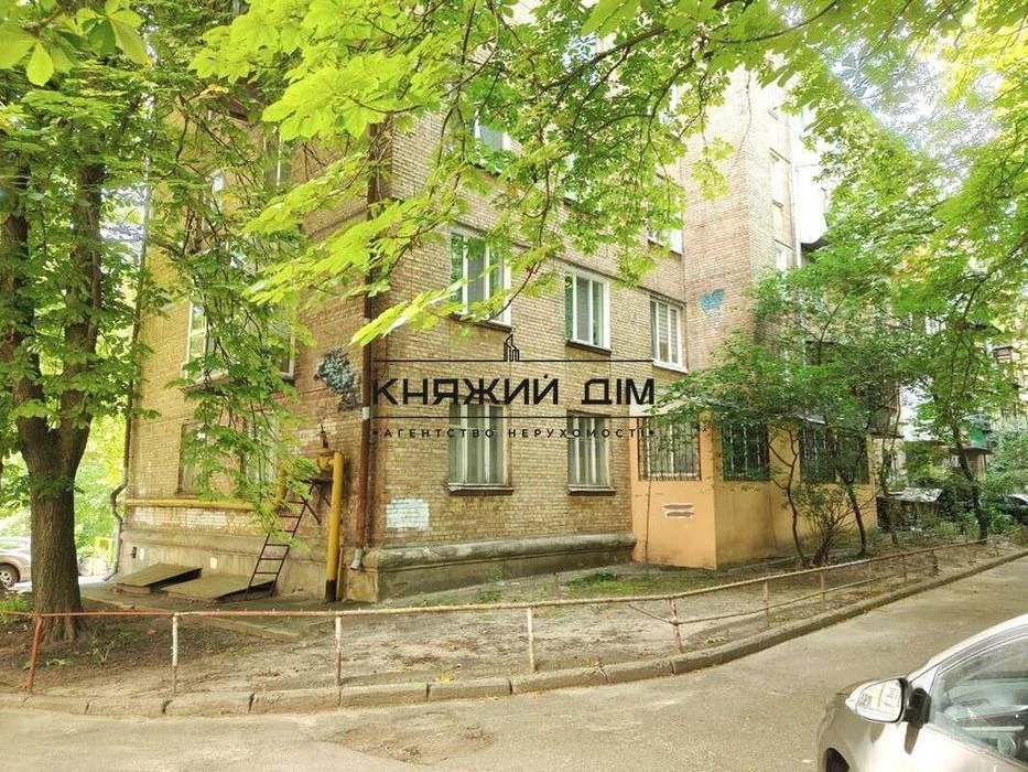 Без комісіі!! Продається 2 кім. кв. в Сталінці на Печерську,