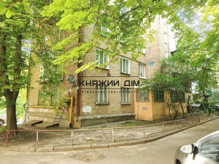 Без комісіі!! Продається 2 кім. кв. в Сталінці на Печерську,