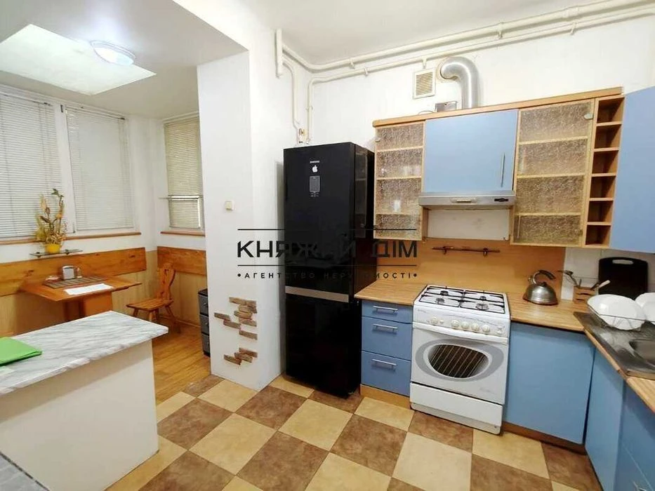 Без комісіі!! Продається 2 кім. кв. в Сталінці на Печерську,