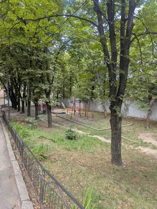 Продаж 2 к квартири бул. М. Міхновського 7 (Дружби народів)