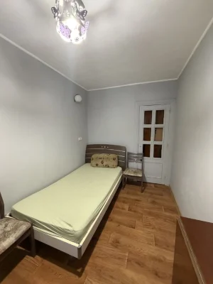 Трехкомнатная квартира с ремонтом Фонтан Адмиральский проспе
