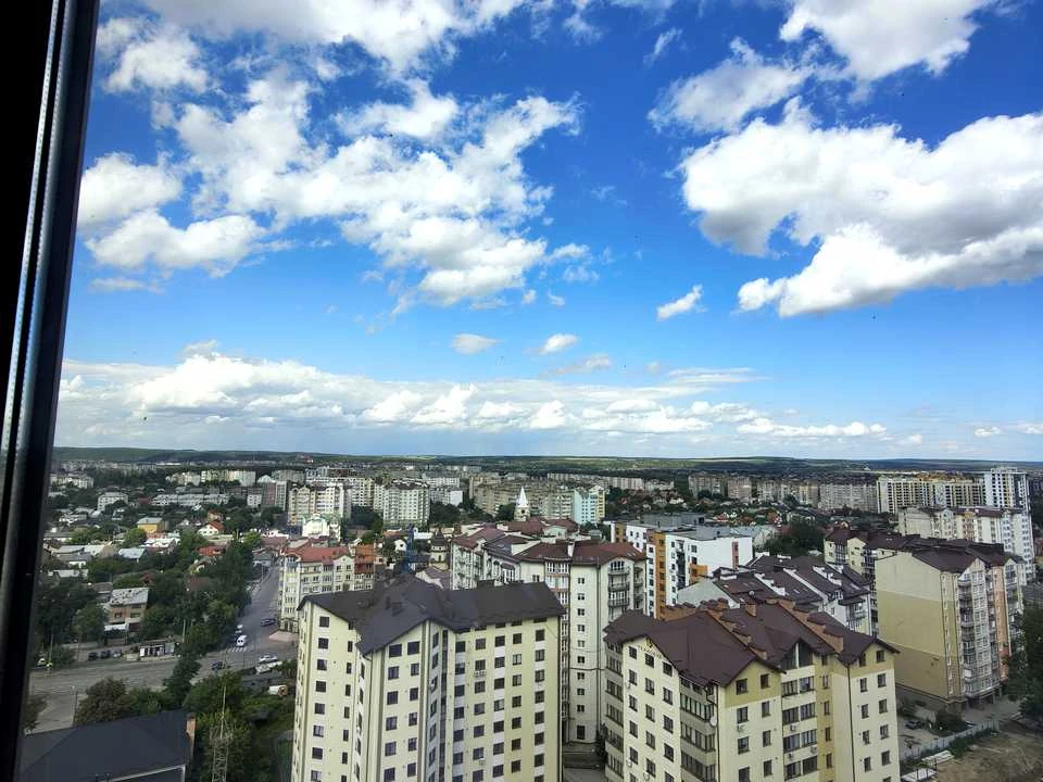 Квартира. Івано-Франківськ, Хриплинська вул., (Будинок 1)