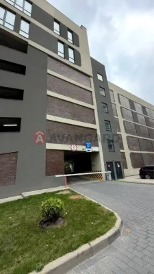 Продаж паркомісця