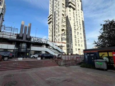 Квартира. Київ, Срібнокільська вул.