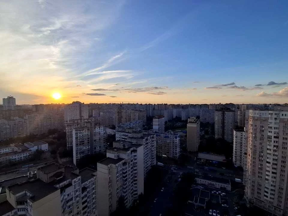 Квартира. Київ, Срібнокільська вул.