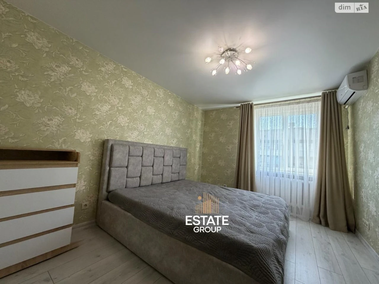 Продаж Квартира Титова