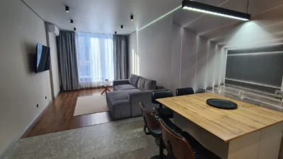 Продам свою 2-х кім-ну ЖК EDELWEISS Печерський Звіринецька 7