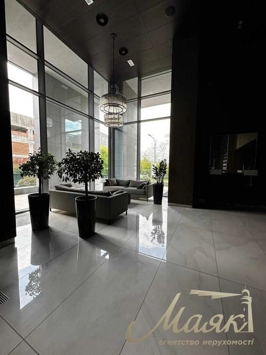 For sale 4-room apartment 177 m2 + terrace in the residential complex "Central park",