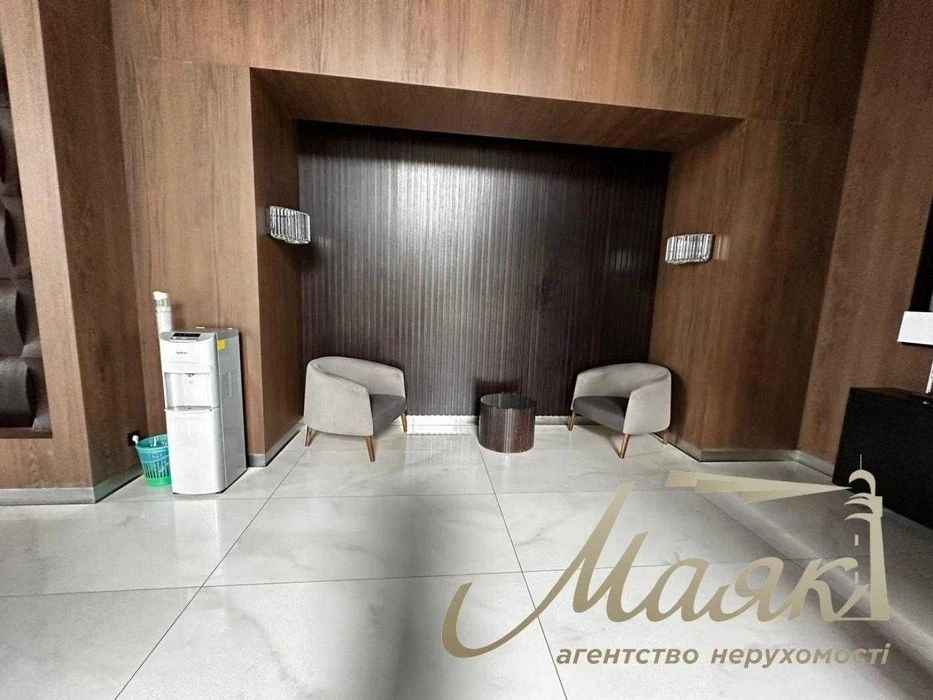 For sale 4-room apartment 177 m2 + terrace in the residential complex "Central park",