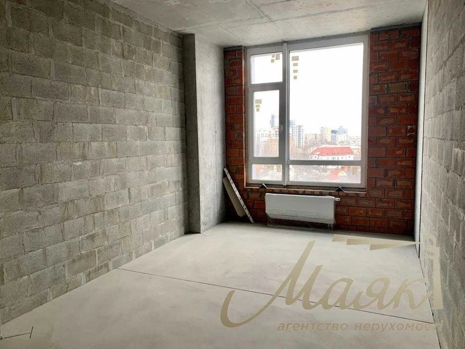 For sale 4-room apartment 177 m2 + terrace in the residential complex "Central park",