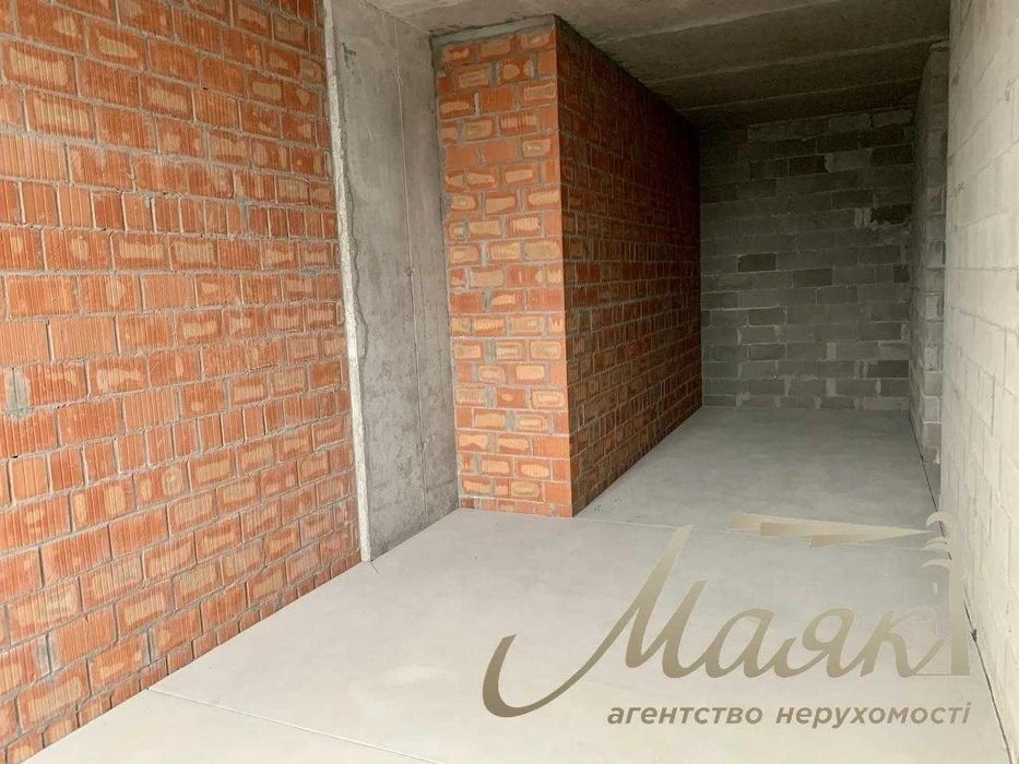 For sale 4-room apartment 177 m2 + terrace in the residential complex "Central park",