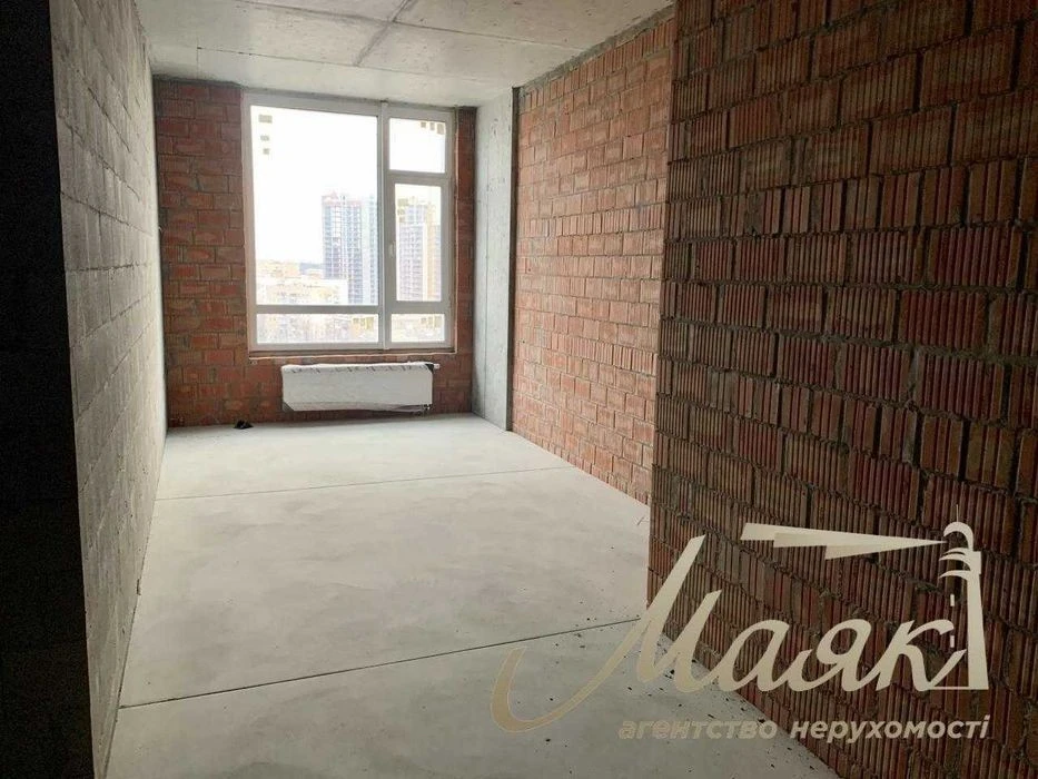 For sale 4-room apartment 177 m2 + terrace in the residential complex "Central park",