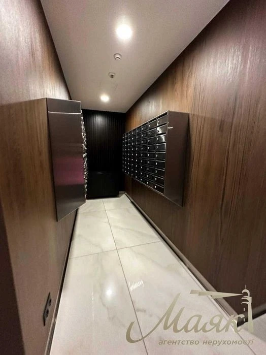 For sale 4-room apartment 177 m2 + terrace in the residential complex "Central park",