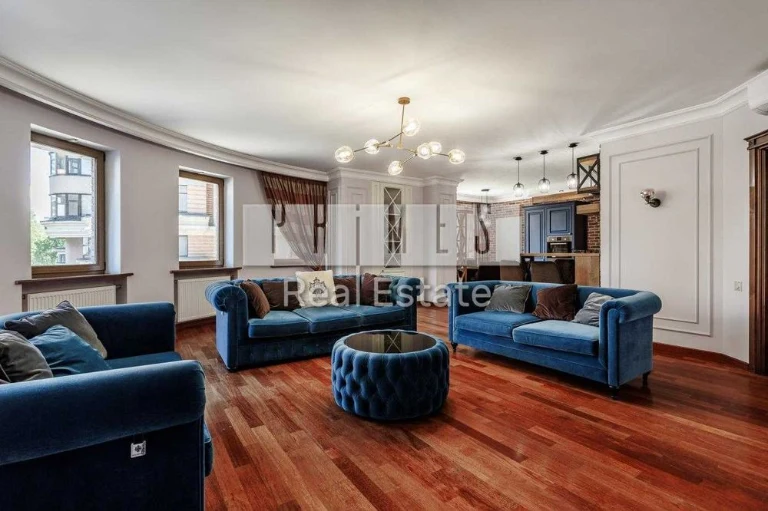 Продажа 4-комнатной квартиры, 181 м², ул. Старонаводницкая,
