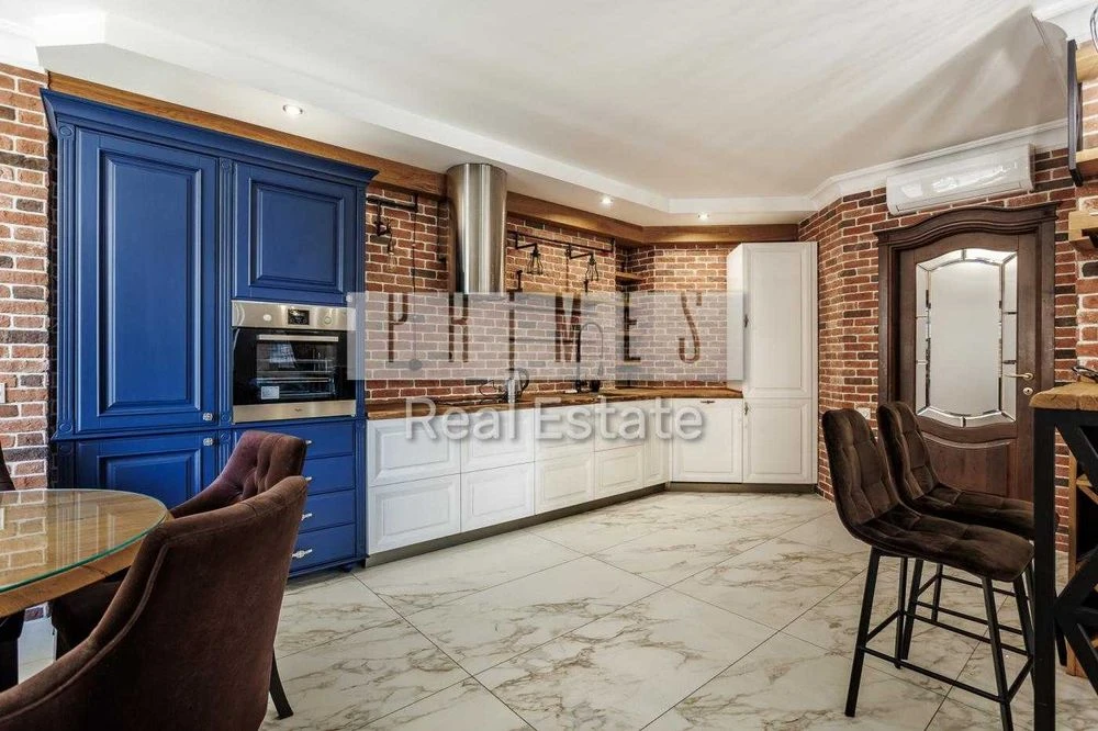 Продажа 4-комнатной квартиры, 181 м², ул. Старонаводницкая,