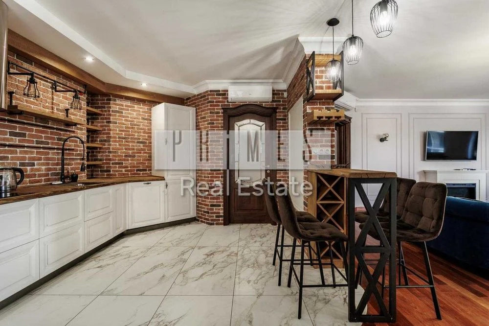 Продажа 4-комнатной квартиры, 181 м², ул. Старонаводницкая,