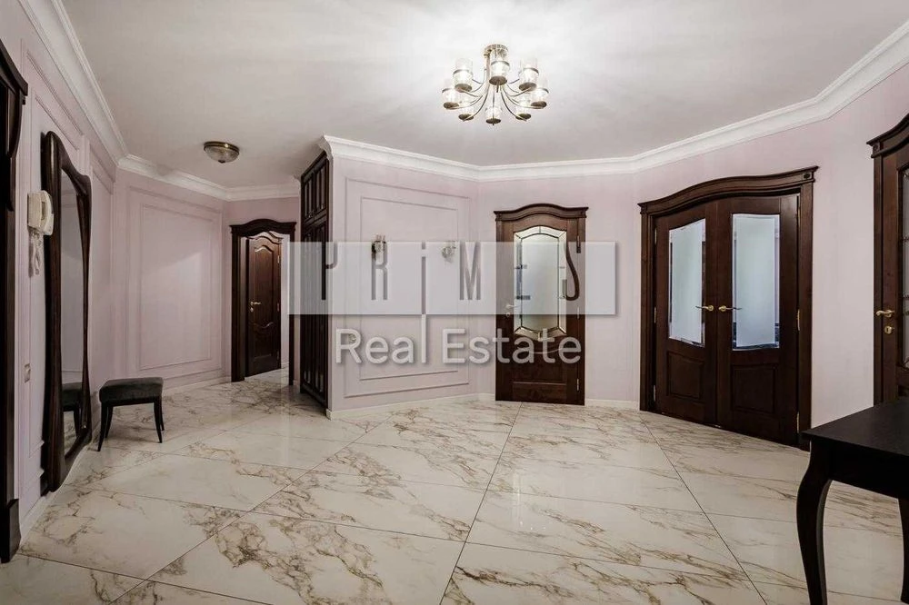 Продажа 4-комнатной квартиры, 181 м², ул. Старонаводницкая,