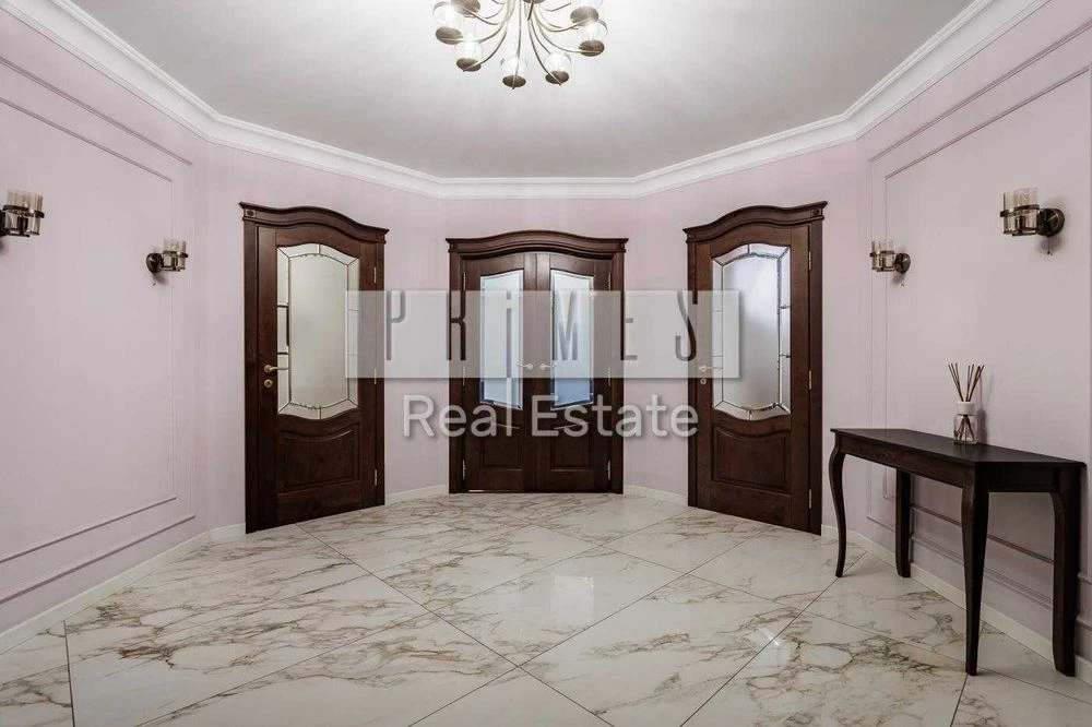 Продажа 4-комнатной квартиры, 181 м², ул. Старонаводницкая,