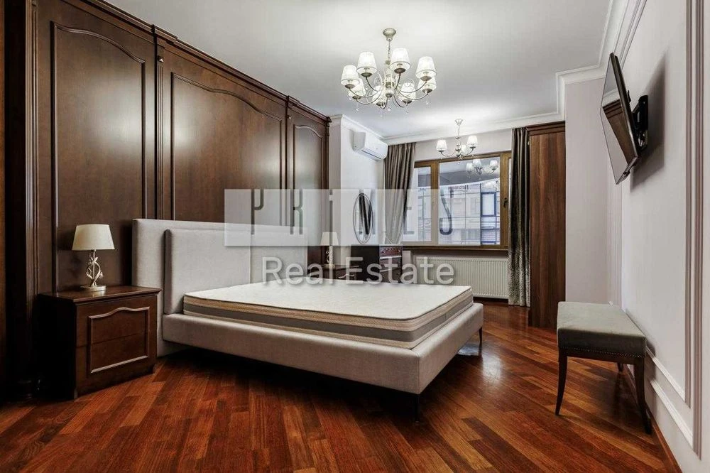 Продажа 4-комнатной квартиры, 181 м², ул. Старонаводницкая,