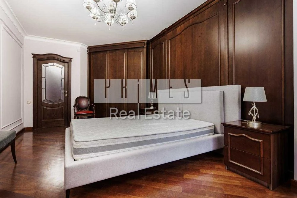 Продажа 4-комнатной квартиры, 181 м², ул. Старонаводницкая,