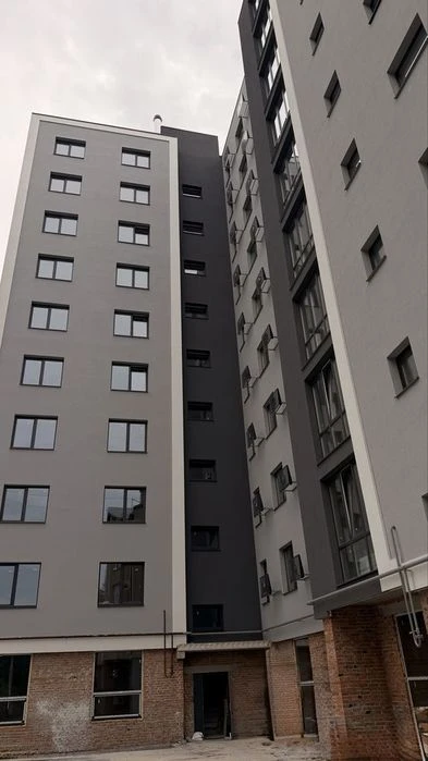 Продаж 2кім квартира  поруч із парком Шевченка та міським оз