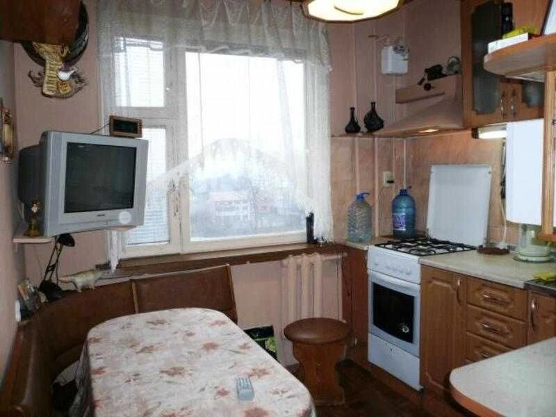 На Салтовке 6/9 продам 1к.кв.