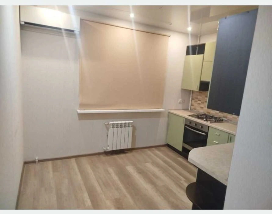 Продаж 4-кімнатної квартири, Салтівка, м. Студентська, м Ака