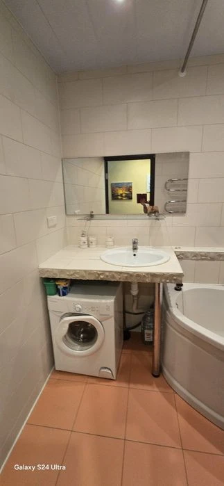 Продам 2кімн кв біля метро Олексіївська