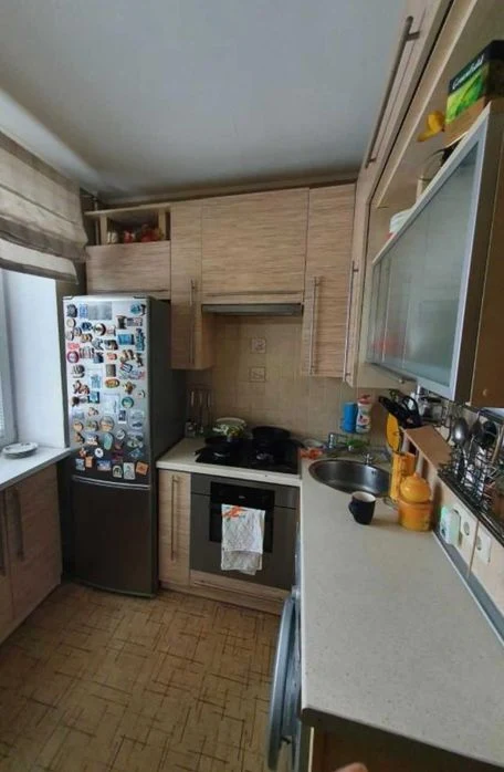 Продам 3 кімнатну квартиру в Слобідському районі.