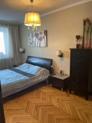 Продам 3 кімнатну квартиру в Слобідському районі.