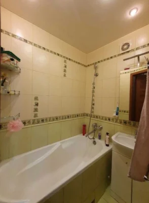 Продам 3 кімнатну квартиру в Слобідському районі.
