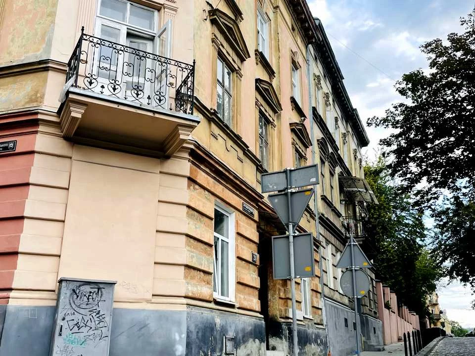 Квартира. Львів, Кирила і Мефодія вул.