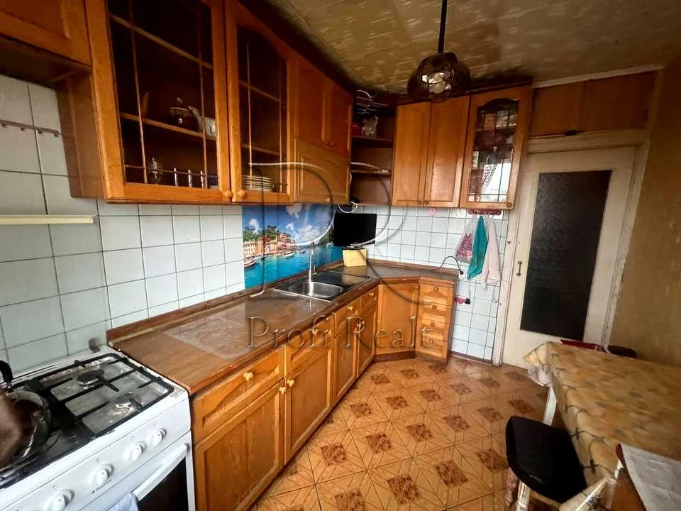 Квартира. Київ, Юрія Литвинського вул. (Російська)