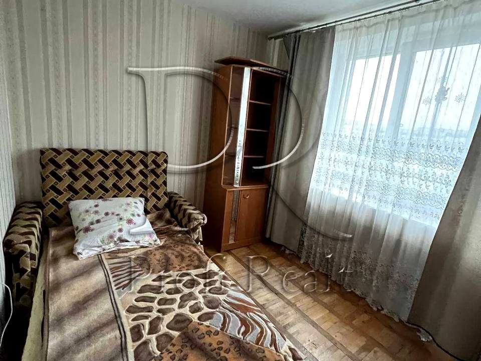 Квартира. Київ, Юрія Литвинського вул. (Російська)