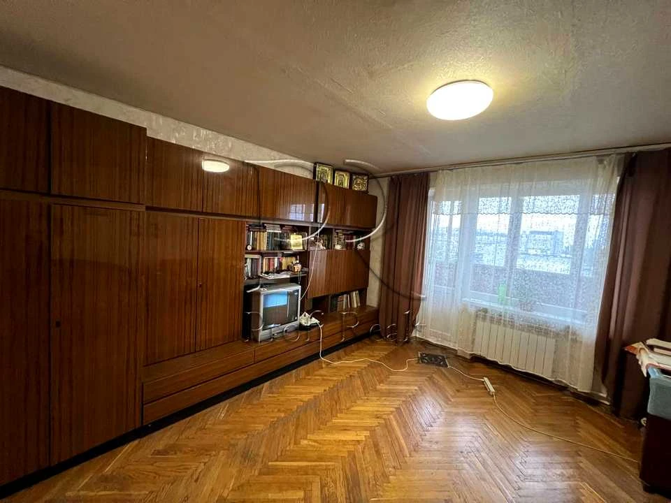 Квартира. Київ, Юрія Литвинського вул. (Російська)