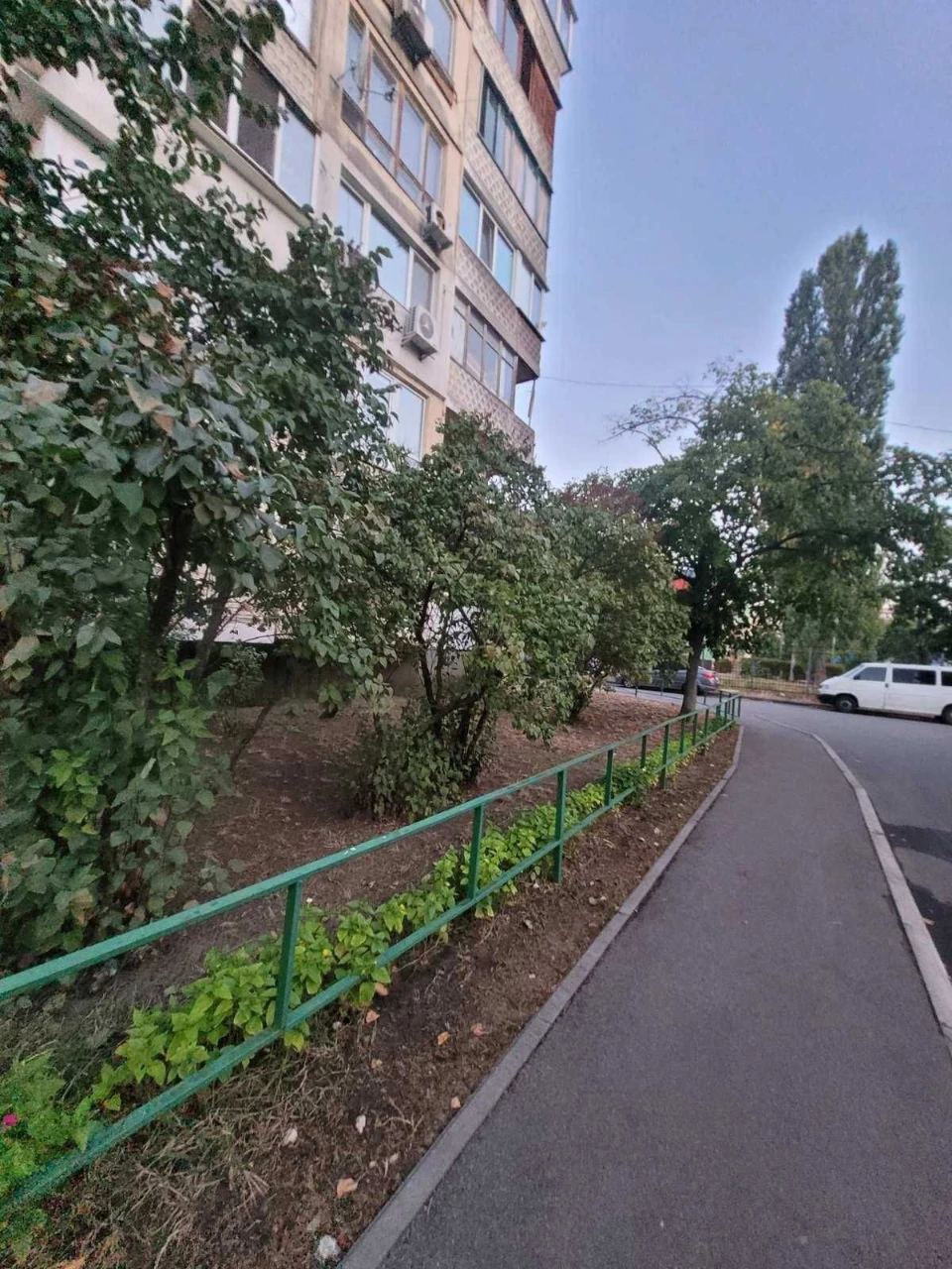 Продам 1к Оболонський р-н м Мінська вул Левка Лук'яненка вул
