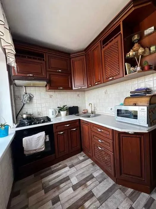 • Світла 1-кімнатна квартира Харківське шосе, 21 метро Харкі