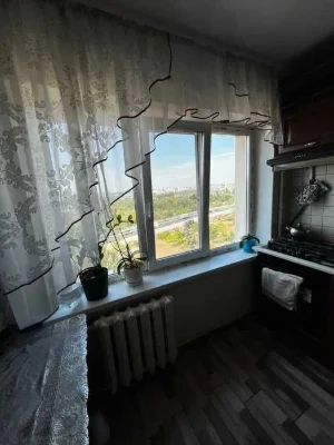 • Світла 1-кімнатна квартира Харківське шосе, 21 метро Харкі